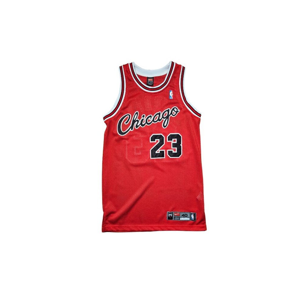 Vintage Nike Men's Red Chicago Bulls Michael Jordan Jersey - Size Medium